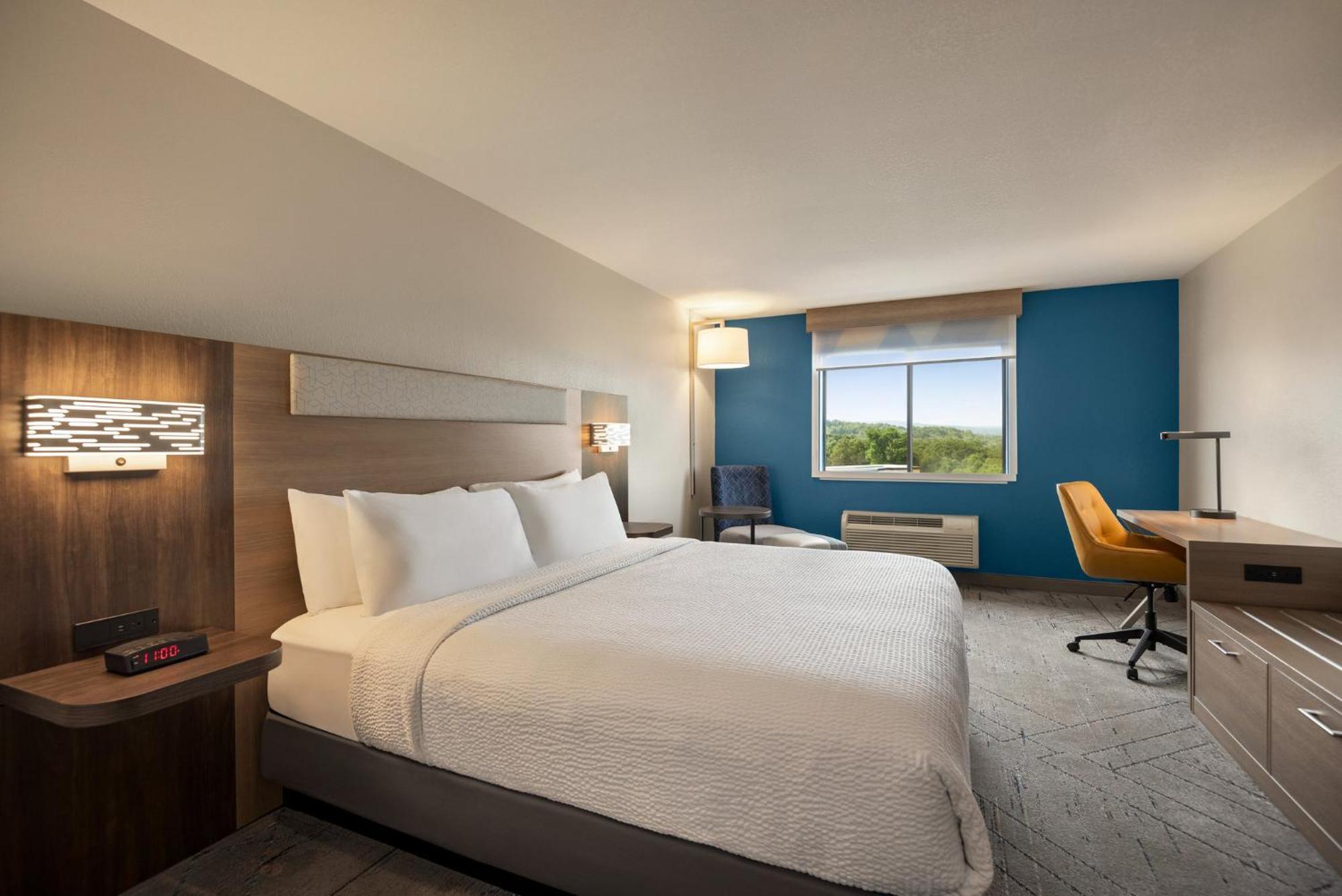 Holiday Inn Express Morgantown By Ihg Exterior photo
