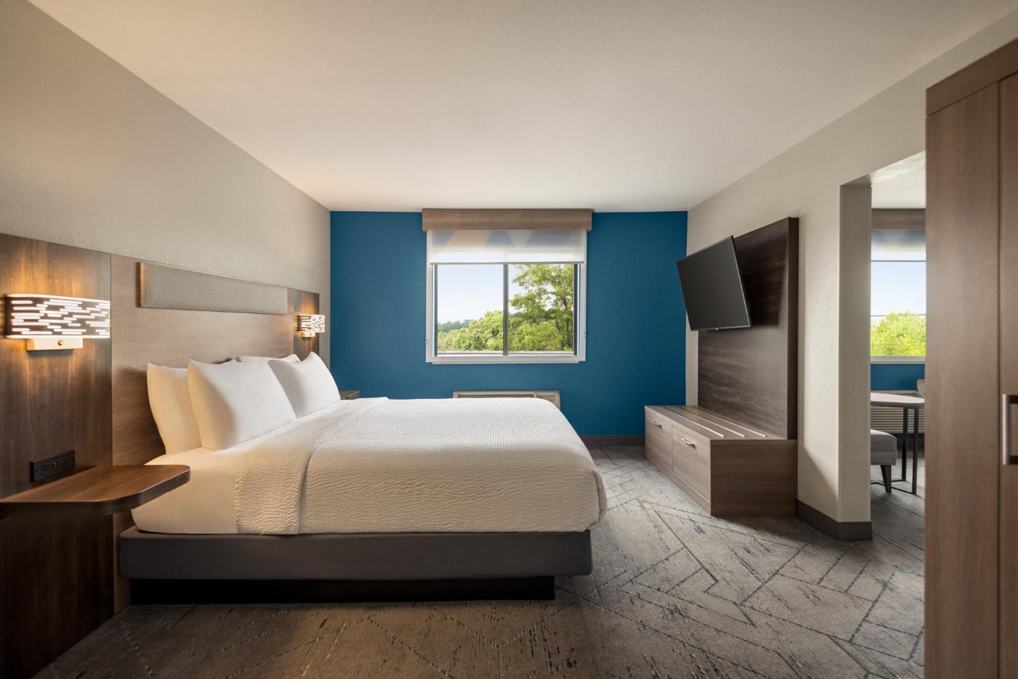 Holiday Inn Express Morgantown By Ihg Exterior photo