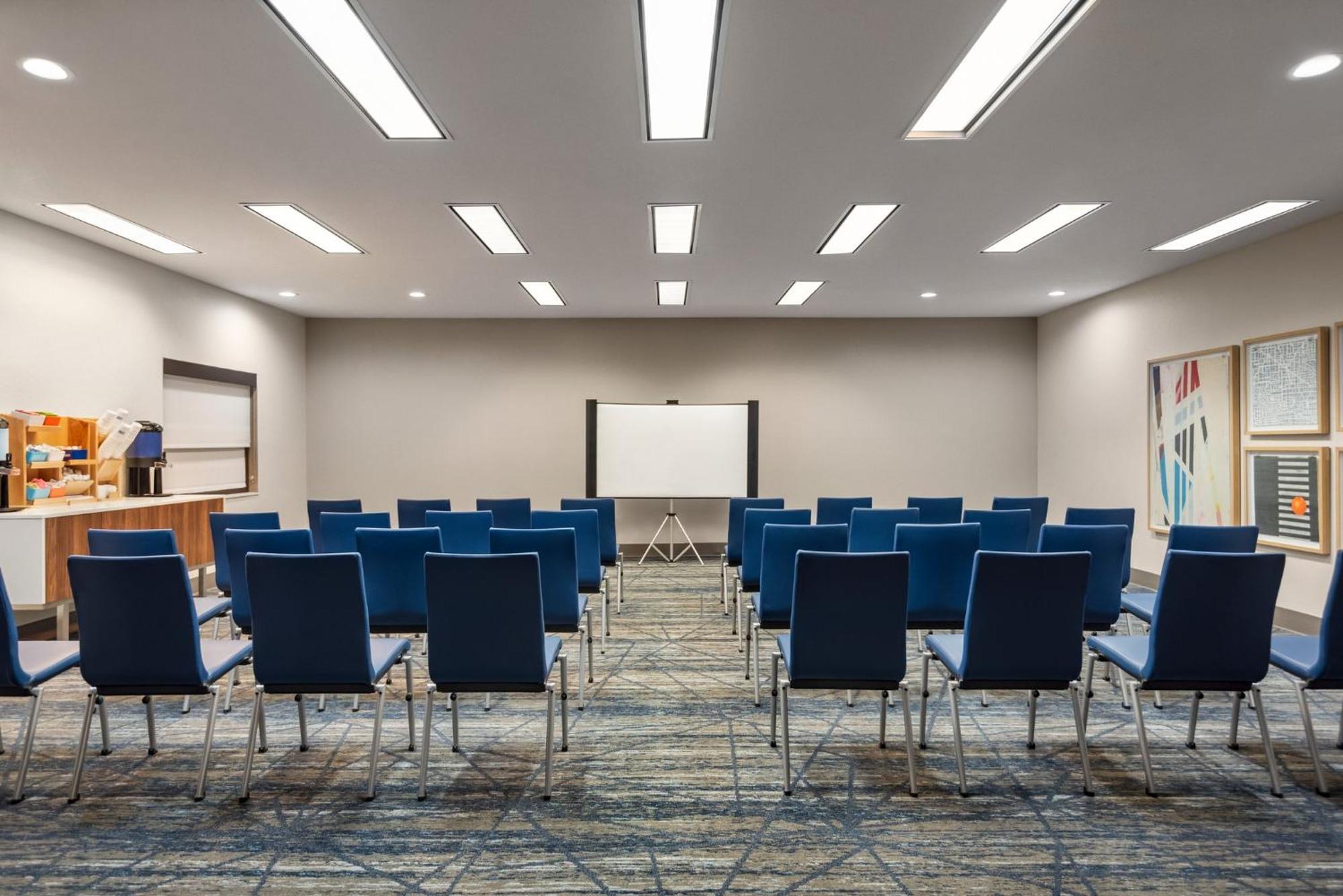 Holiday Inn Express Morgantown By Ihg Exterior photo