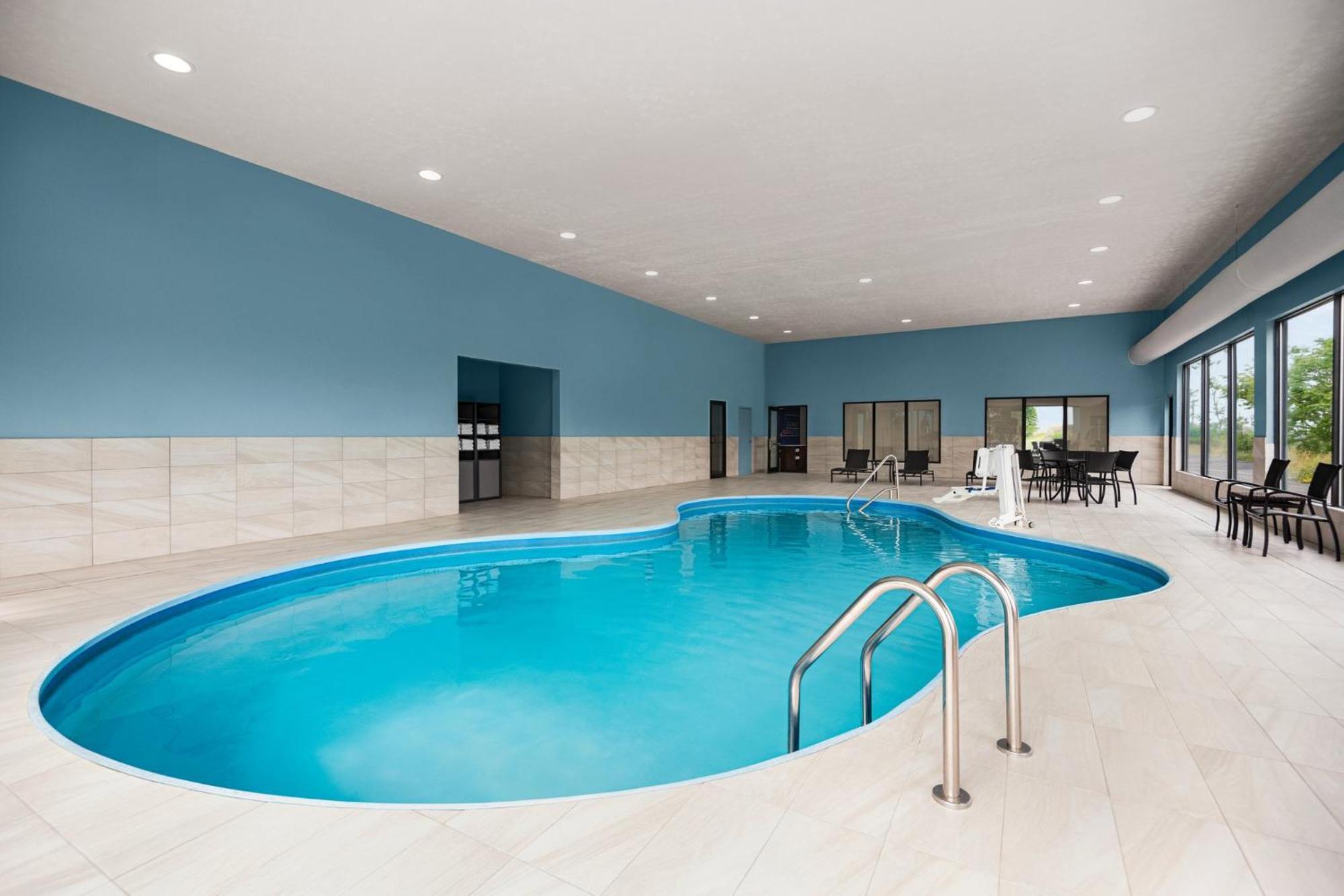 Holiday Inn Express Morgantown By Ihg Exterior photo